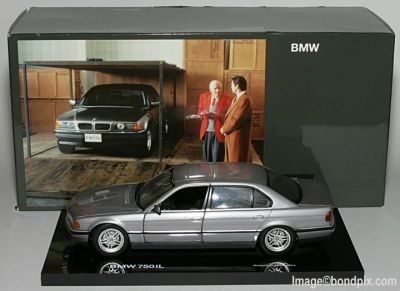 James Bond 007 Toy vehicles-Minichamps BMW 750iL for sale