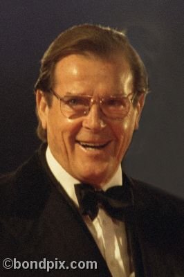 Sir Roger Moore at the James Bond 007 Die Another Day Premiere