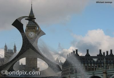 Big Ben clock tower and fountain in London, England