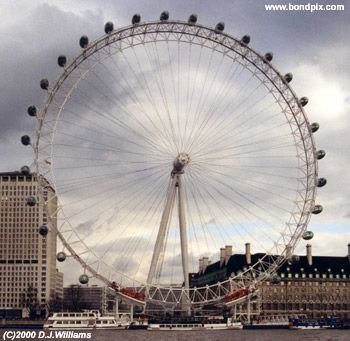 The Londen Eye, ferris wheel on the banks of the River Thames in London